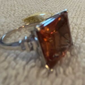 A beautiful large stone topaz ring.